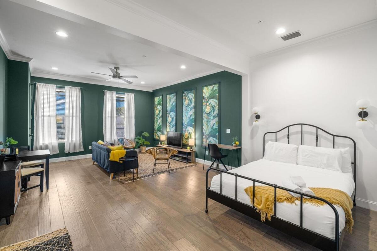 New! Sangria Suite - Upscale Ybor City Studio, Right On 7Th Ave Tampa Bagian luar foto